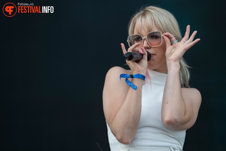 Inge van Calkar op Bospop 2022 - Vrijdag foto
