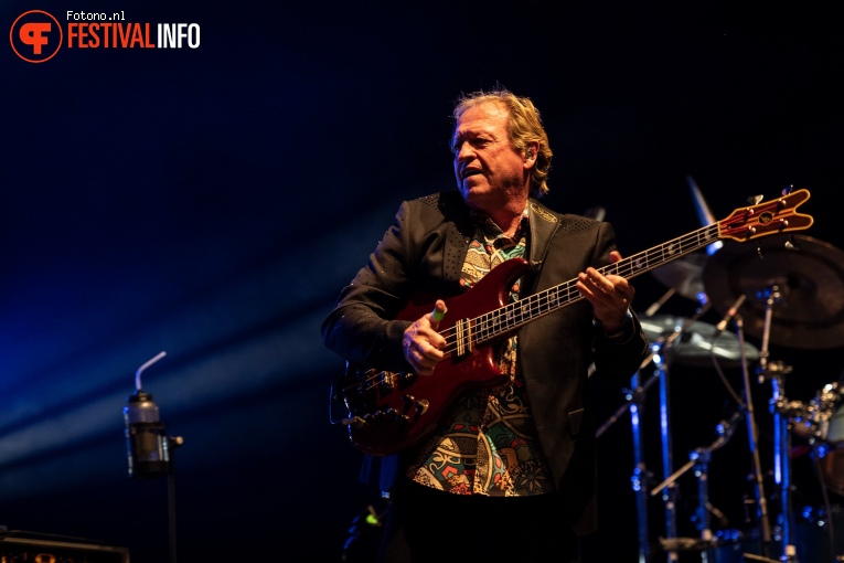 Level 42 op Bospop 22 - Vrijdag foto