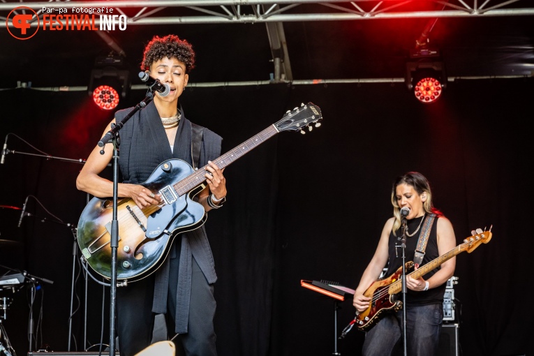 Sishani & Miss Catharsis op Werfpop 2022 foto