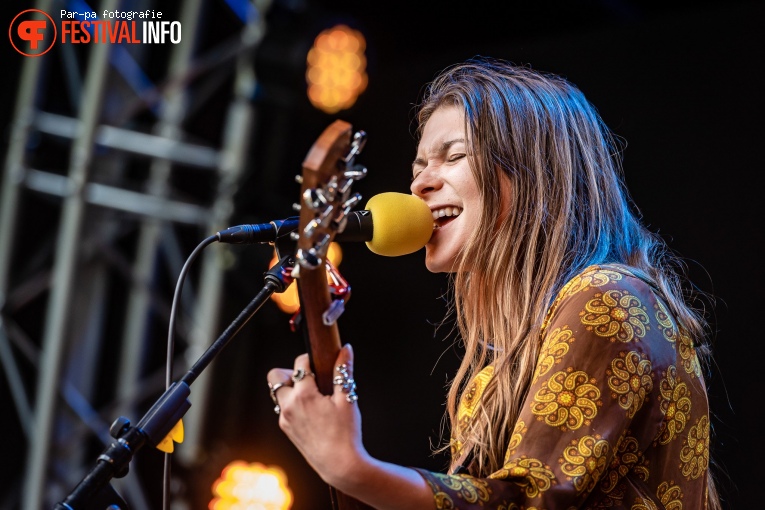 Zuster Zonnebloem op Werfpop 2022 foto