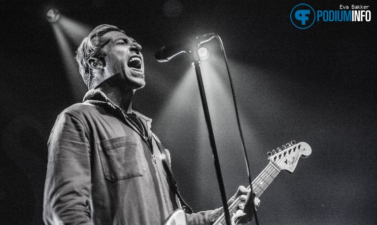 GLU op Blood Red Shoes - 22/07 - TivoliVredenburg foto