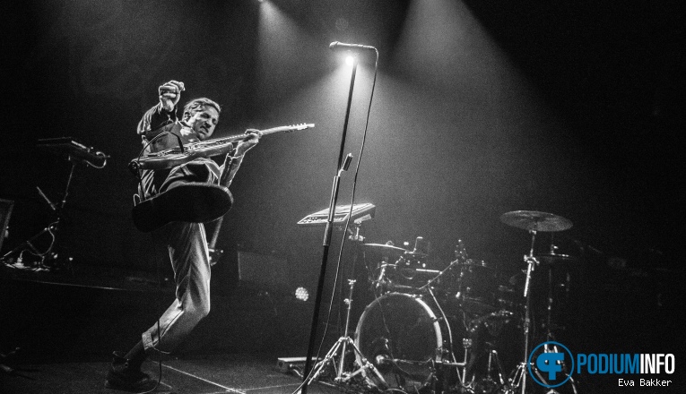 GLU op Blood Red Shoes - 22/07 - TivoliVredenburg foto