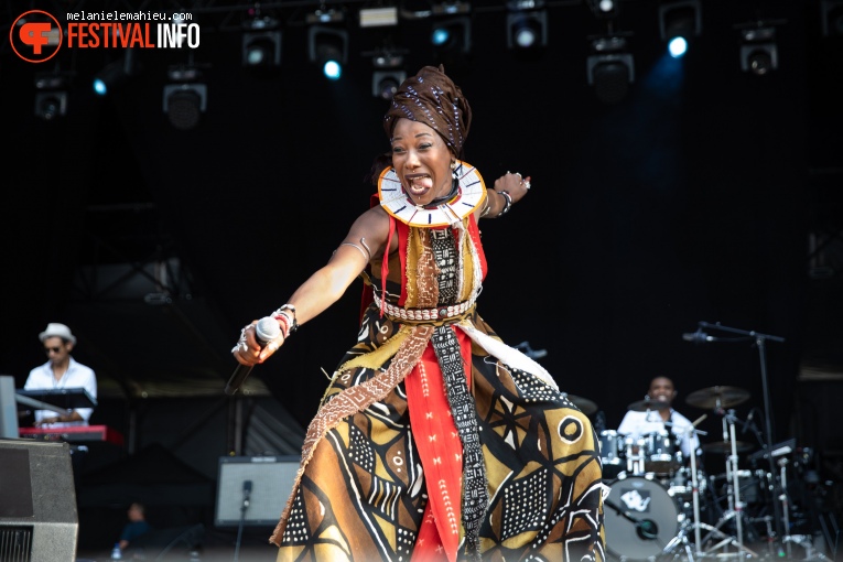 Fatoumata Diawara op Paléo 2022 foto