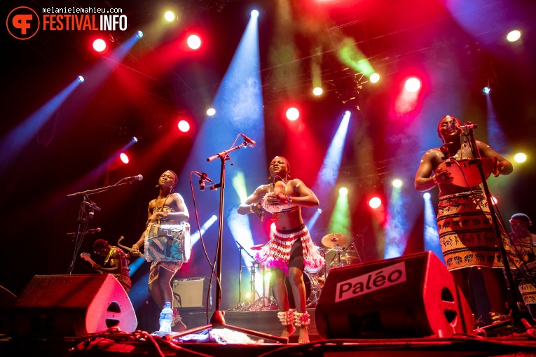 Star Feminine Band op Paléo 2022 foto
