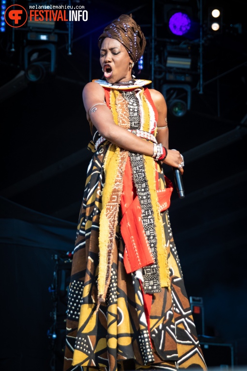 Fatoumata Diawara op Paléo 2022 foto