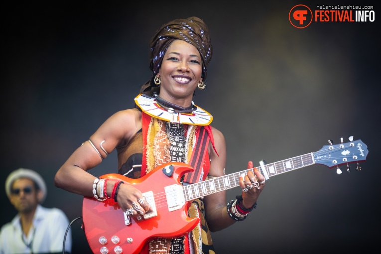 Fatoumata Diawara op Paléo 2022 foto