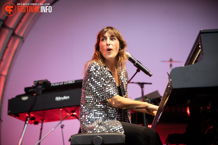 Juliette Armanet op Paléo 2022 foto