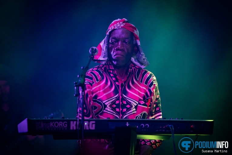 Witch (Zambia) op A Night With Witch - 13/08 - Paradiso foto
