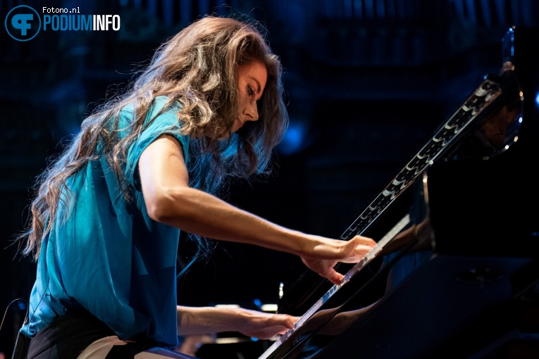 Iris Hond op Iris Hond - 06/08 - Het Concertgebouw foto