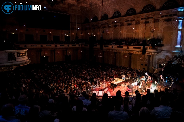 Iris Hond op Iris Hond - 06/08 - Het Concertgebouw foto