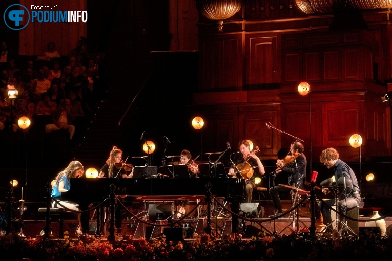 Iris Hond op Iris Hond - 06/08 - Het Concertgebouw foto