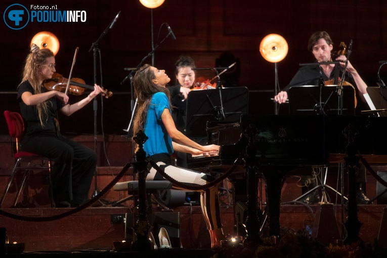 Iris Hond op Iris Hond - 06/08 - Het Concertgebouw foto