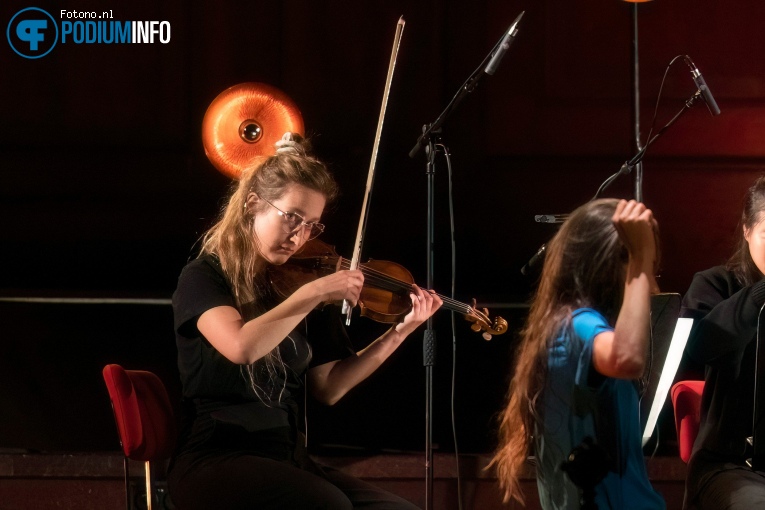 Iris Hond op Iris Hond - 06/08 - Het Concertgebouw foto