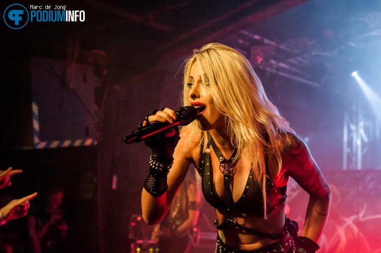 Burning Witches op Burning Witches / Nervosa - 08/08 - Baroeg foto