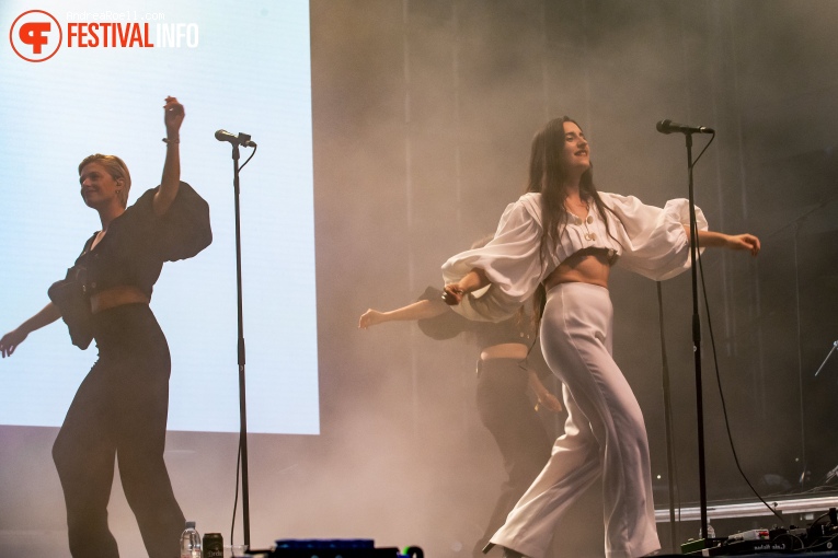 Eefje de Visser op Sziget 2022 - Donderdag foto