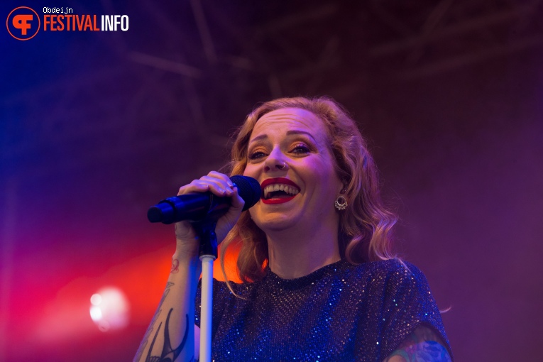 Anneke van Giersbergen op Huntenpop 2022 foto