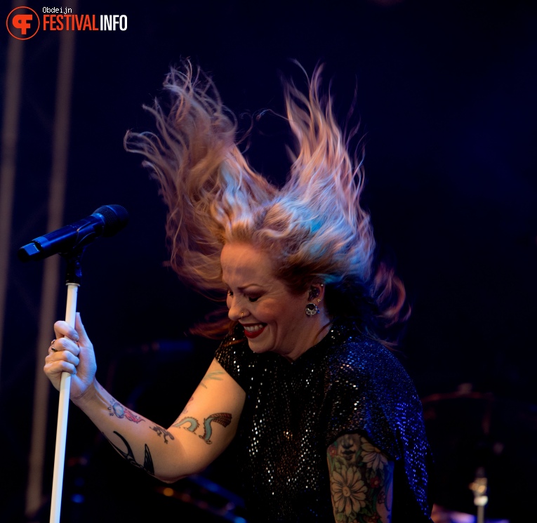 Anneke van Giersbergen op Huntenpop 2022 foto