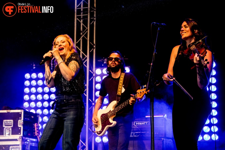 Anneke van Giersbergen op Huntenpop 2022 foto