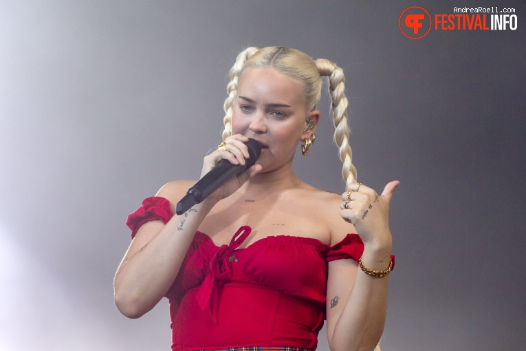 Anne-Marie op Sziget 2022 - Zondag foto