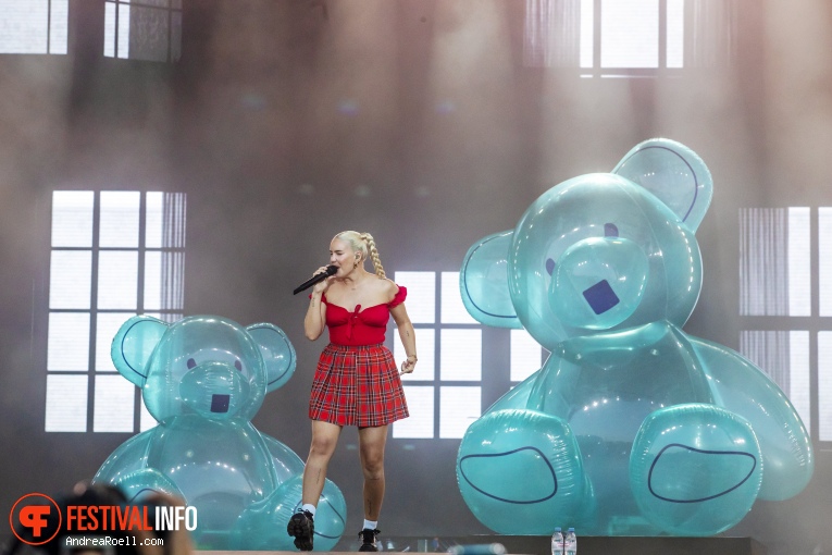 Anne-Marie op Sziget 2022 - Zondag foto