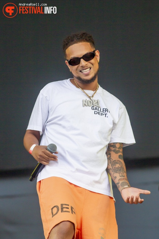 Ronnie Flex & The Fam op Sziget 2022 - Zondag foto