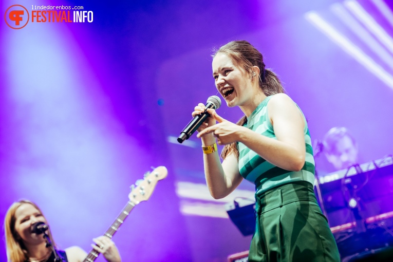 Sigrid op Pukkelpop 2022 - zondag foto