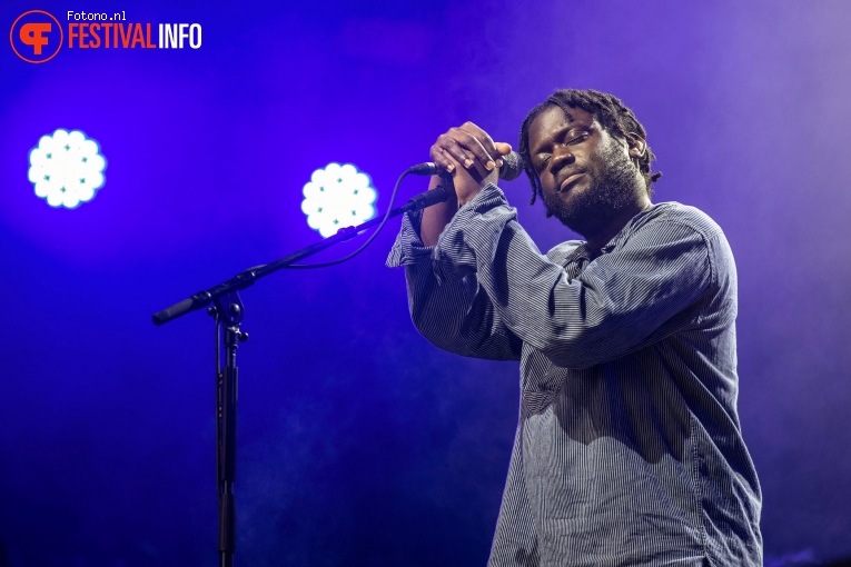 Michael Kiwanuka op Lowlands 2022 - vrijdag foto