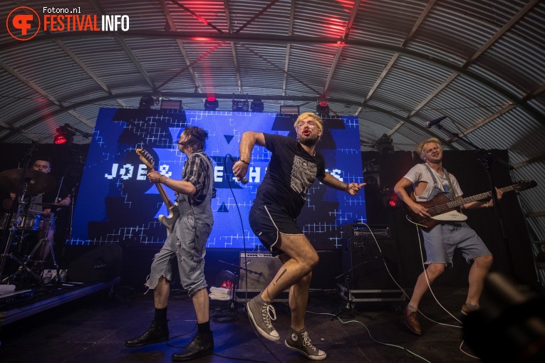 Joe & The Shitboys op Lowlands 2022 - vrijdag foto