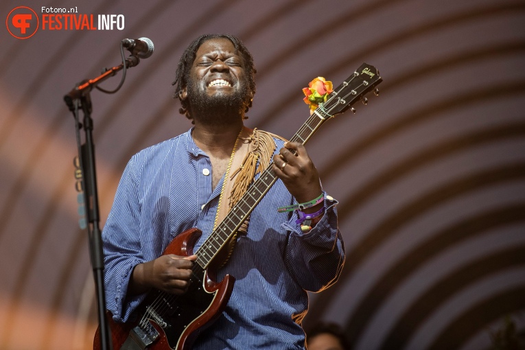 Michael Kiwanuka op Lowlands 2022 - vrijdag foto