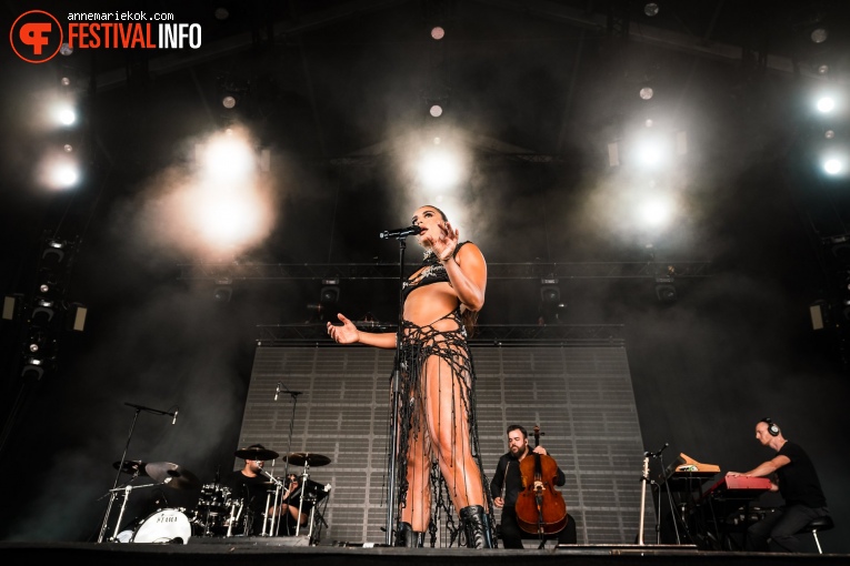 Sevdaliza op Lowlands 2022 - zondag foto