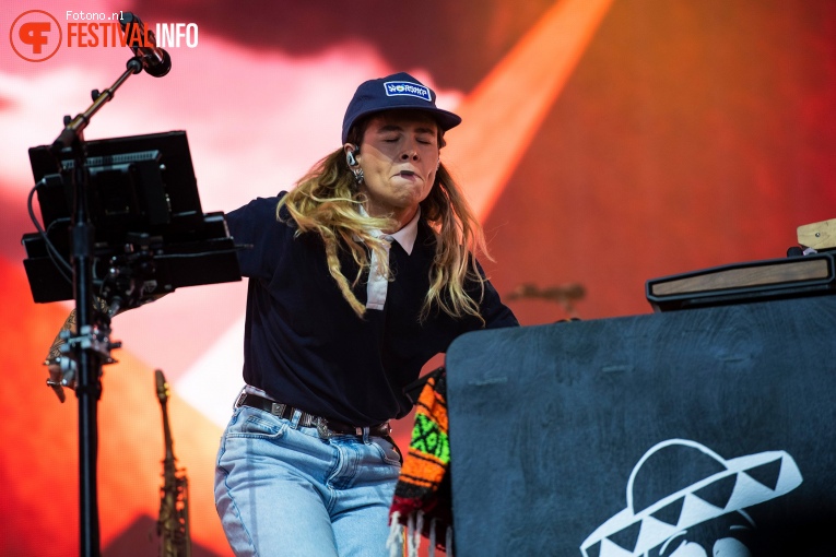 Tash Sultana op Lowlands 2022 - zondag foto