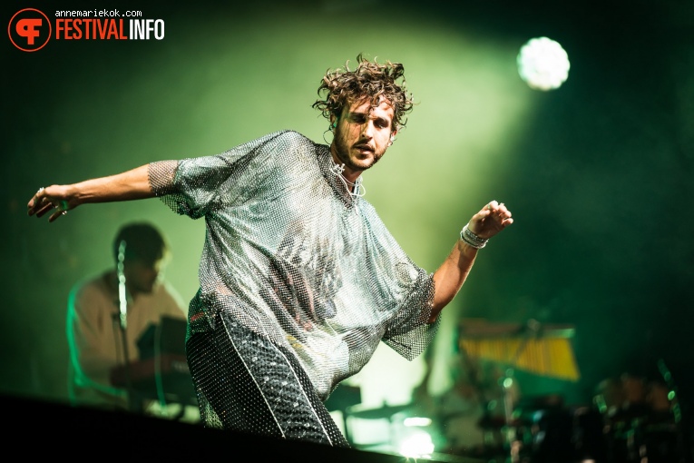 Oscar And The Wolf op Lowlands 2022 - zaterdag foto