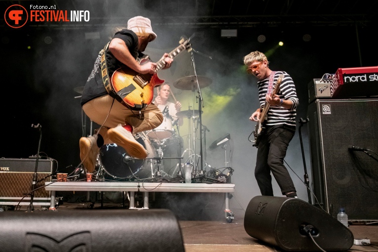 Will And The People op Mixtream 2022 foto