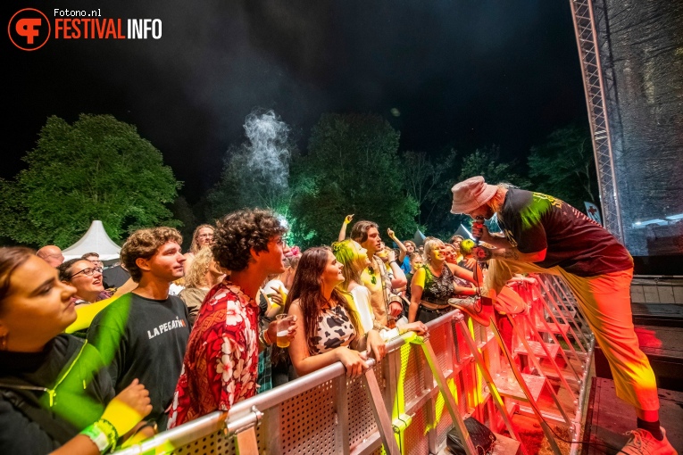 Will And The People op Mixtream 2022 foto