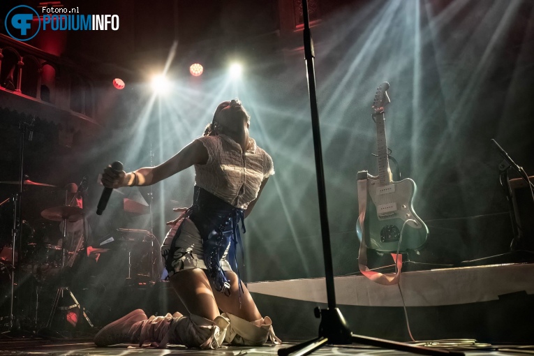 maeve op Banks - 11/09 - Paradiso foto