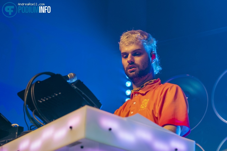Sofi Tukker op Sofi Tukker - 12/09 - Paradiso foto