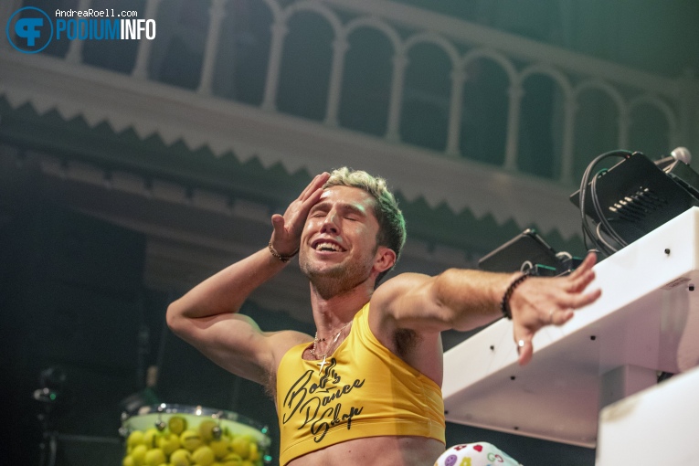 Sofi Tukker op Sofi Tukker - 12/09 - Paradiso foto