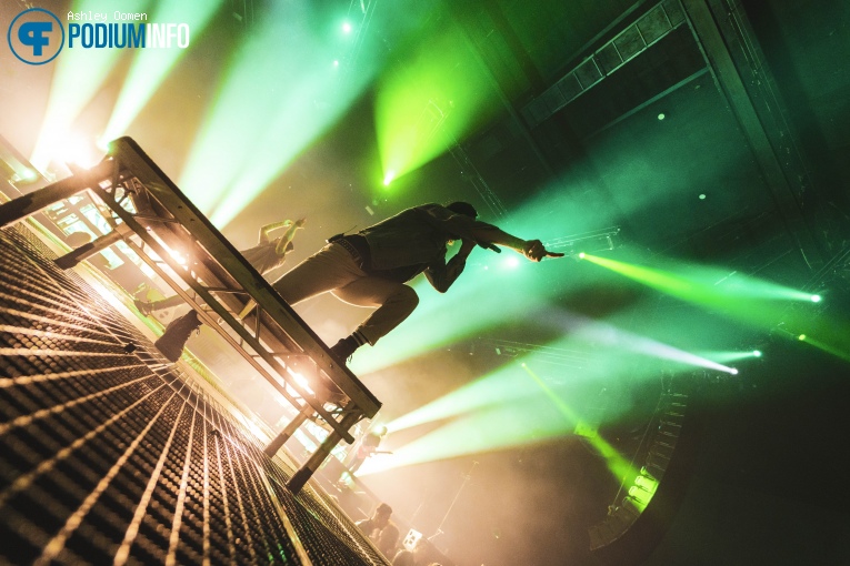 While She Sleeps op Parkway Drive - 23/09 - AFAS Live foto
