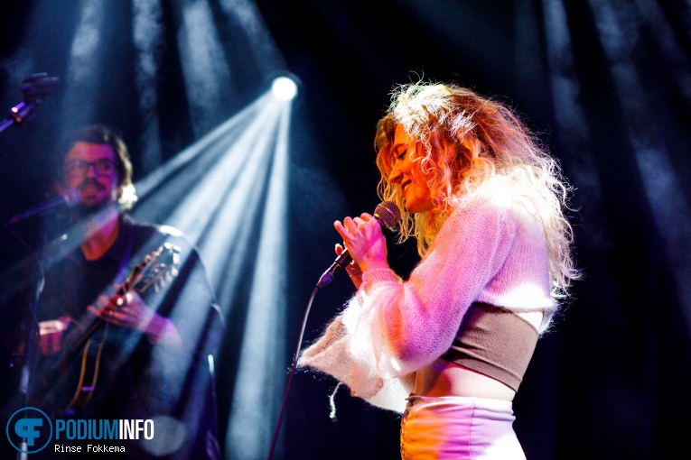 Janet Devlin op Janet Devlin - 02/10 - Bitterzoet foto