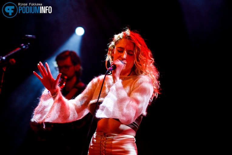 Janet Devlin op Janet Devlin - 02/10 - Bitterzoet foto