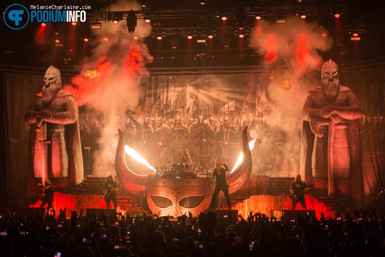 Amon Amarth op Amon Amarth / Machine Head - 02/10 - AFAS Live foto