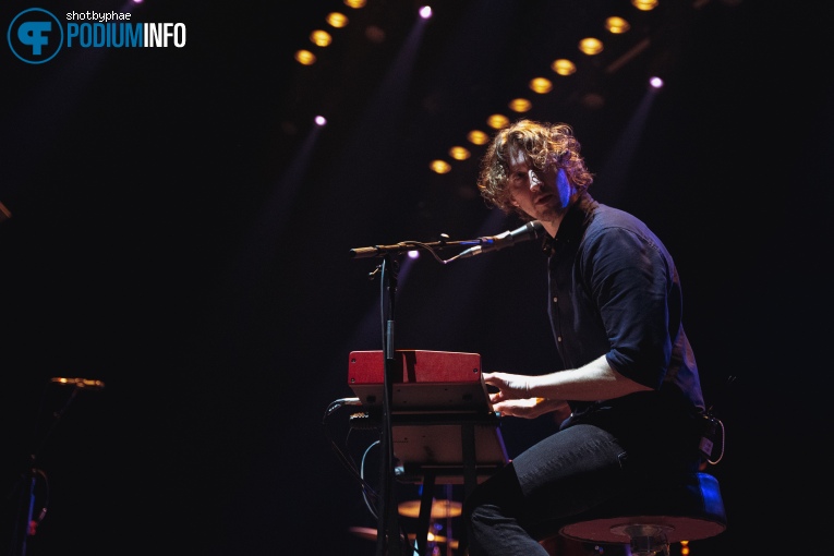 Dean Lewis op Dean Lewis - 12/10 - TivoliVredenburg foto