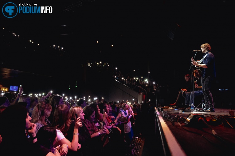 Dean Lewis op Dean Lewis - 12/10 - TivoliVredenburg foto