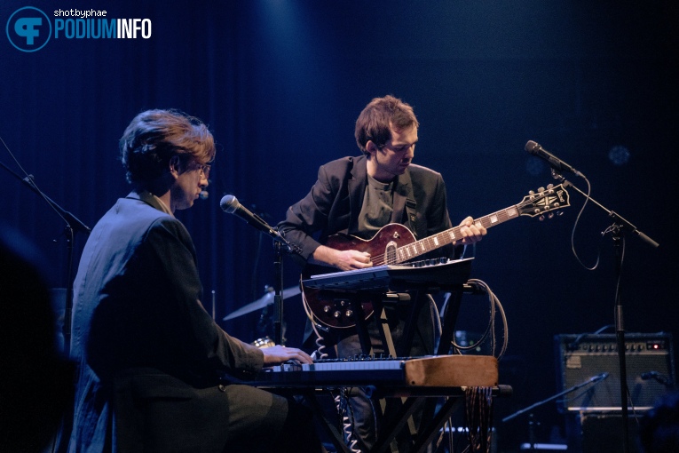 The Golden Dregs op Ezra Furman - 02/11 - TivoliVredenburg foto