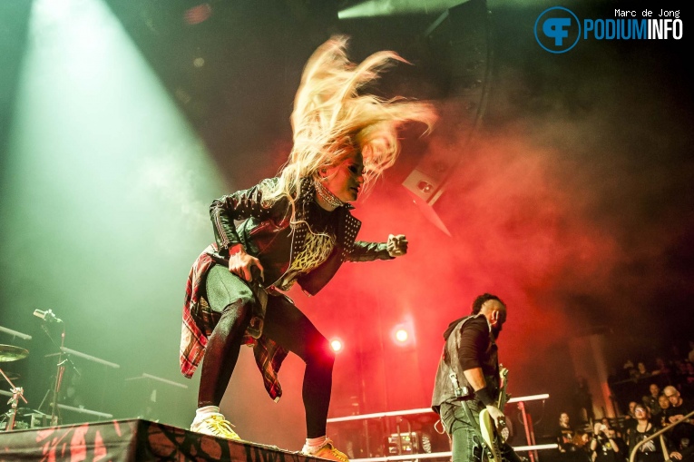 Butcher Babies op Amaranthe / Beyond The Black - 06/11 - TivoliVredenburg foto