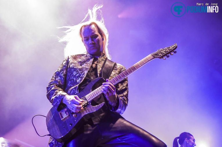 Amaranthe op Amaranthe / Beyond The Black - 06/11 - TivoliVredenburg foto