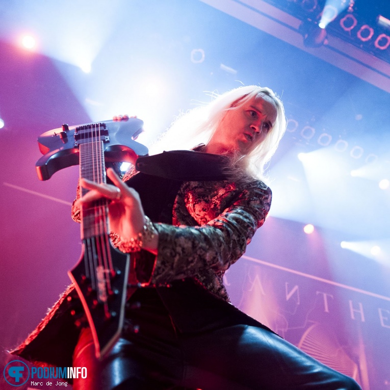 Amaranthe op Amaranthe / Beyond The Black - 06/11 - TivoliVredenburg foto