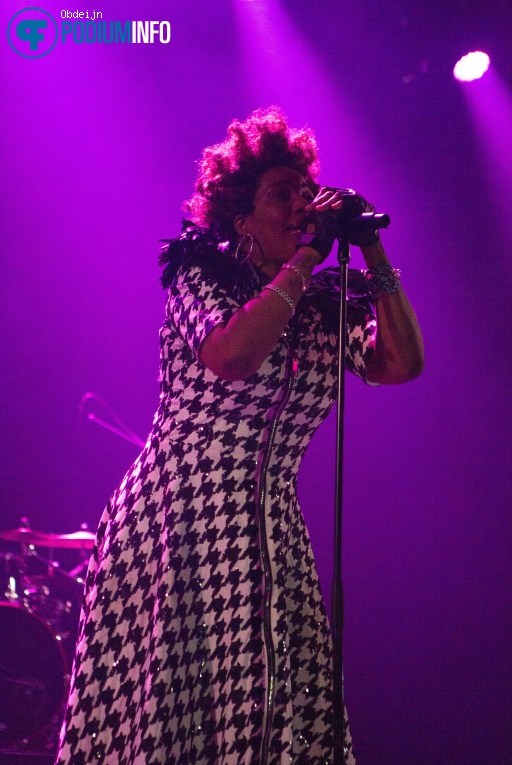 Macy Gray op Macy Gray - 06/11 - Oosterpoort foto