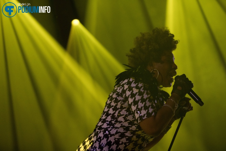 Macy Gray op Macy Gray - 06/11 - Oosterpoort foto