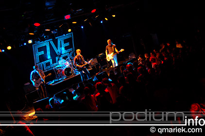 Five O' Clock Heroes op Five o' Clock Heroes - 20/10 - Melkweg foto